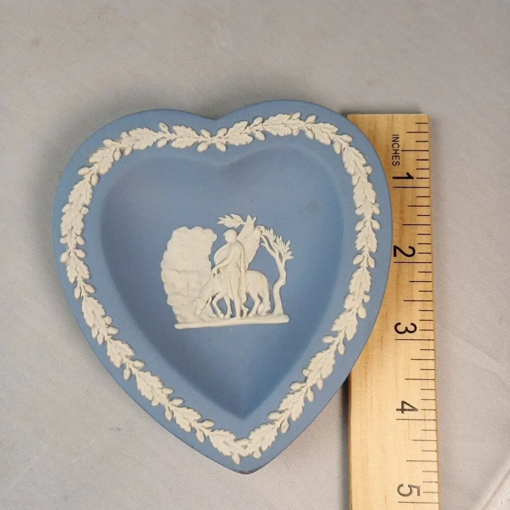 Vintage 1960s Wedgwood Blue Jasperware Heart Shaped Trinket Dish Winged Horse 4
